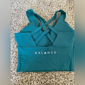 Vitality/Balance sports bra, with crisscrossed straps